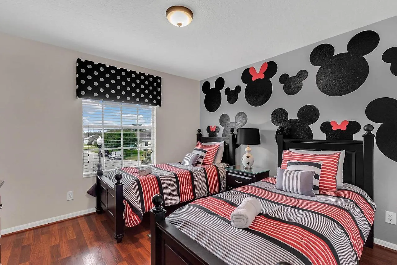5 Bedrooms Pool Home Calabay Davenport