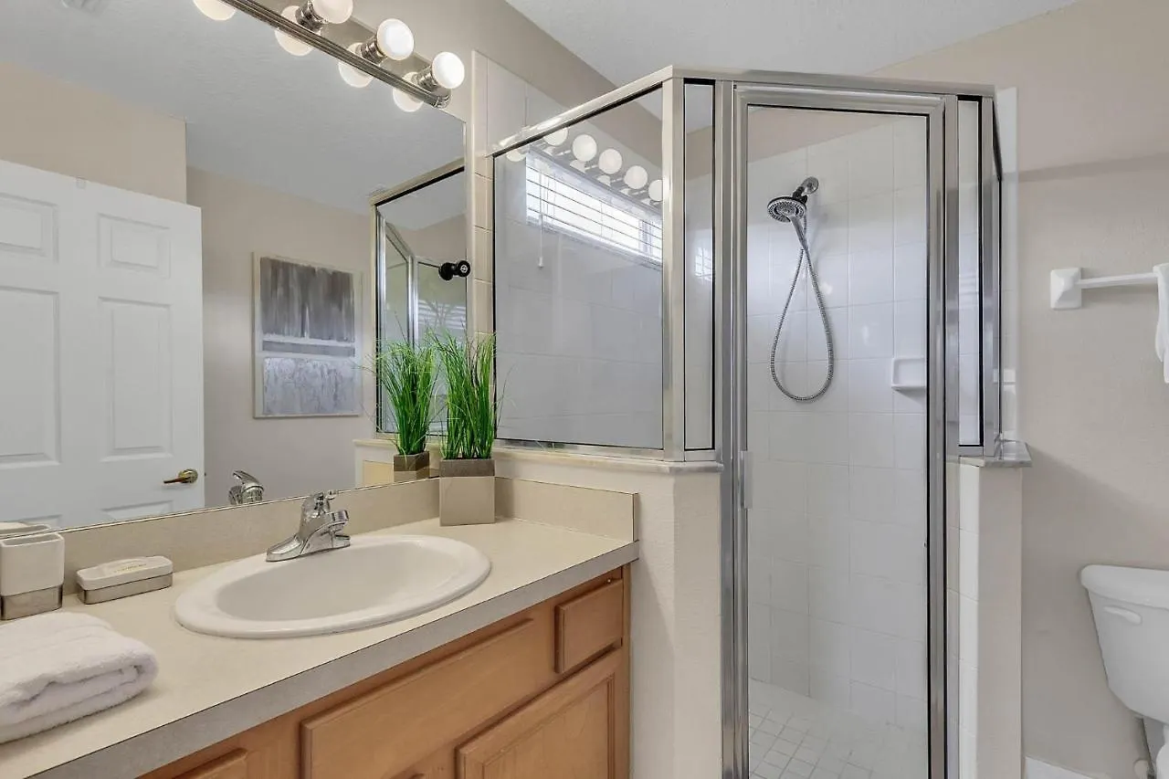 5 Bedrooms Pool Home Calabay Davenport
